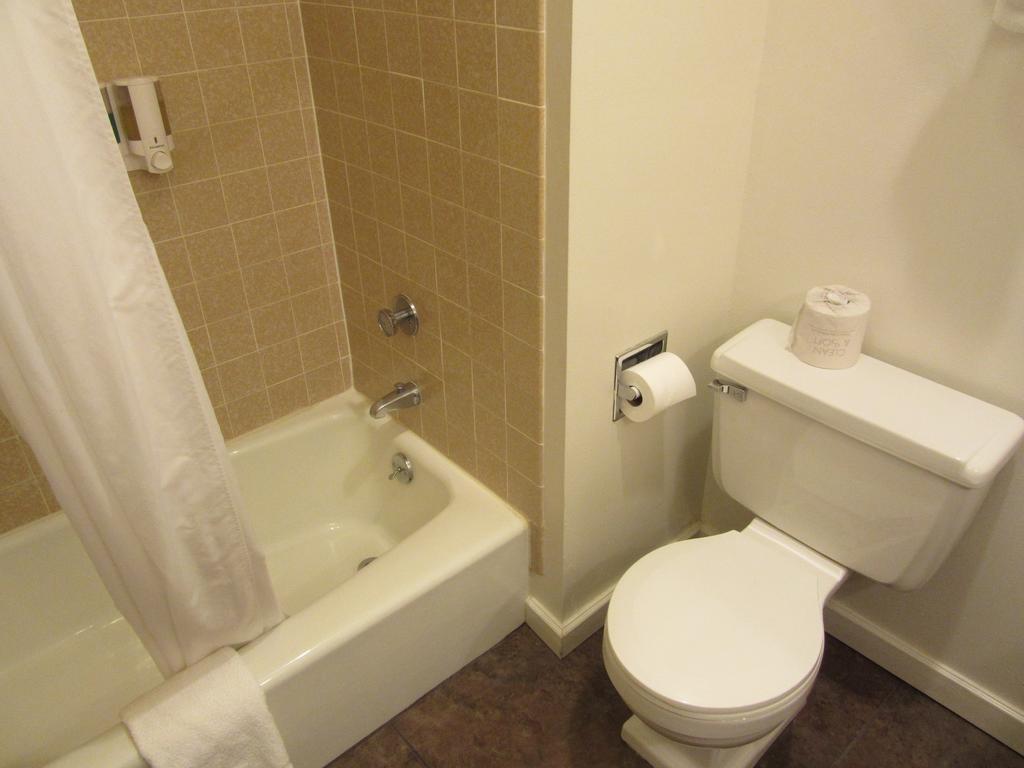 White Buffalo Hotel West Yellowstone Bilik gambar