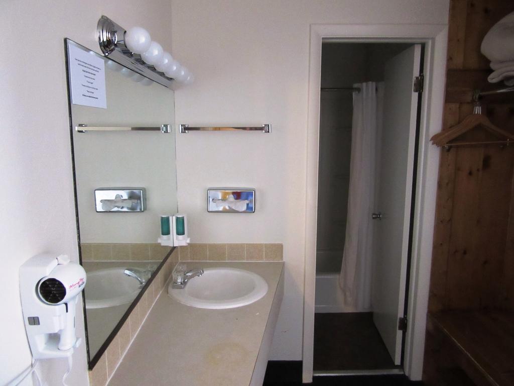 White Buffalo Hotel West Yellowstone Bilik gambar
